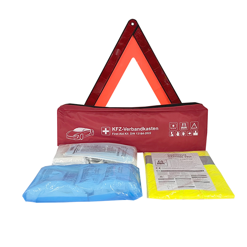 CE Car First Aid Kit 44 X 14 X 5cm Vehicle Medical Bag 1kg
